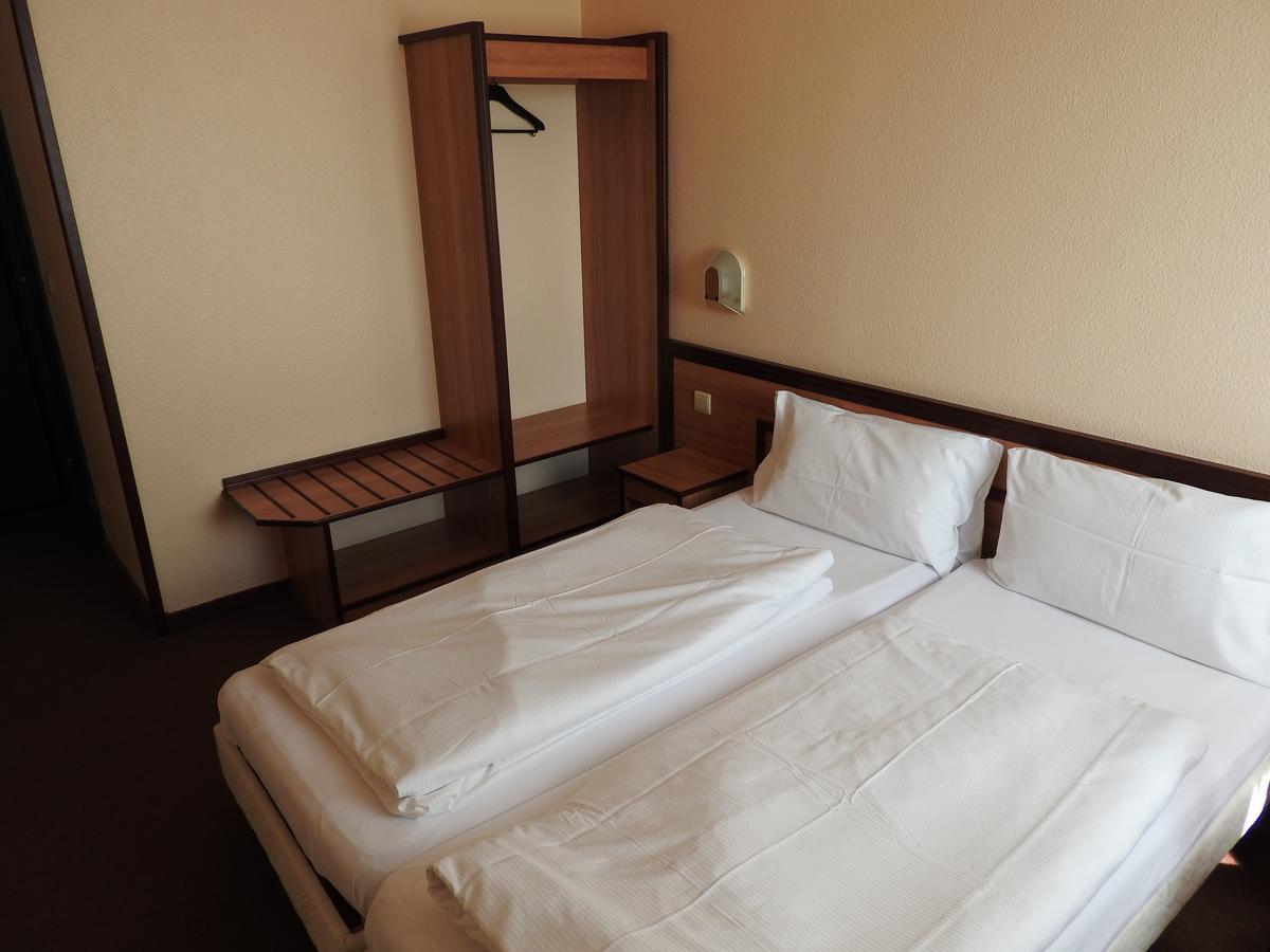Hotel Anhalt Brehna Dış mekan fotoğraf